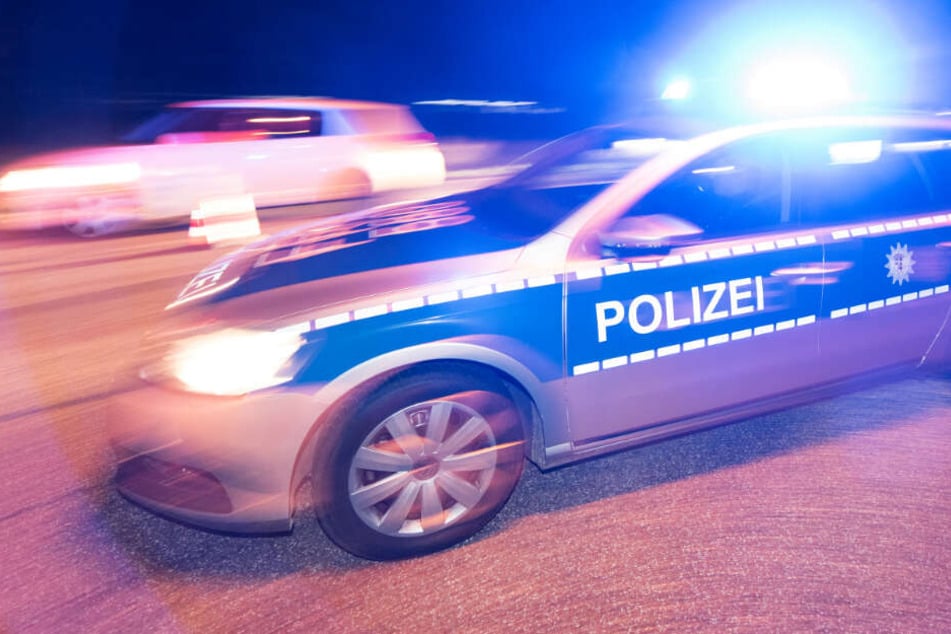 Die Polizei wollte am Sonntagabend einen Ford Transit auf der A3 anhalten (Symbolbild).