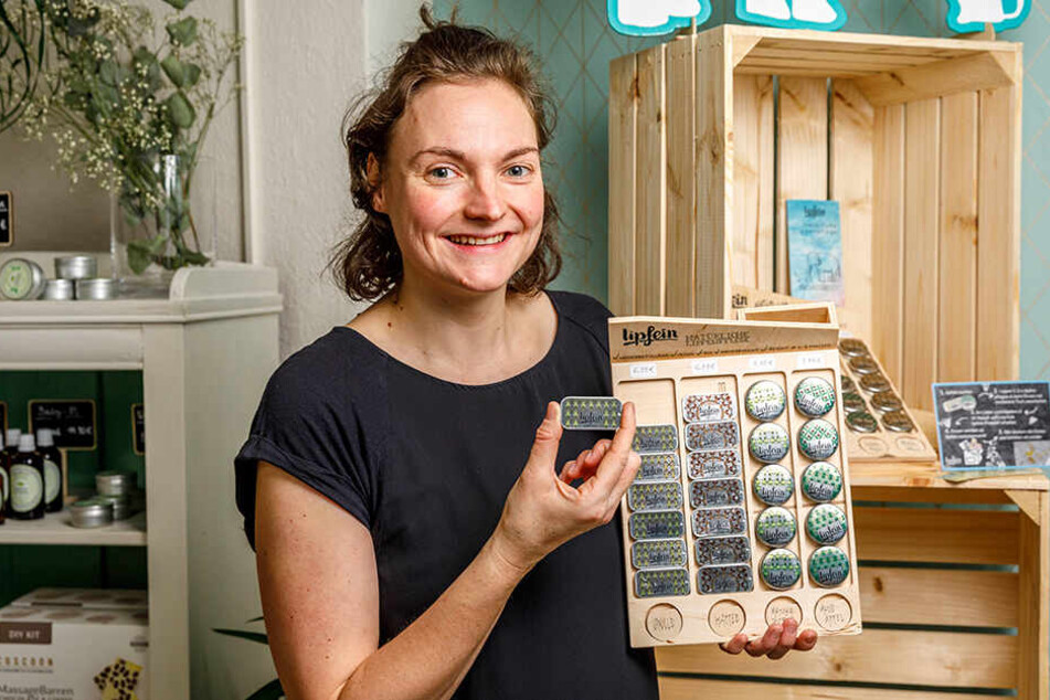 Marie Herrmann (32) im frisch eröffneten "O'Shea"-Store. Hier gibt's alles rund um die Körperpflege.