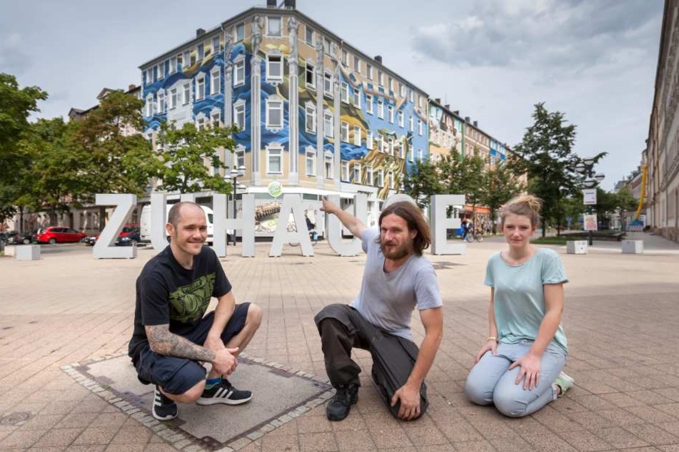 Sie wollen eine Graffiti-Meile am Brühl: Robert Nemeth (35, v.l.), Guido Günther (29) und Melanie Straube.