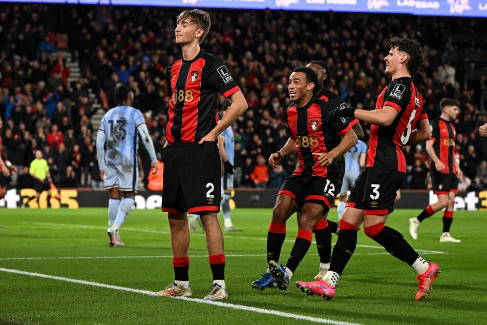 Mit den Cherries mischt der Abwehrspieler die Premier League auf.