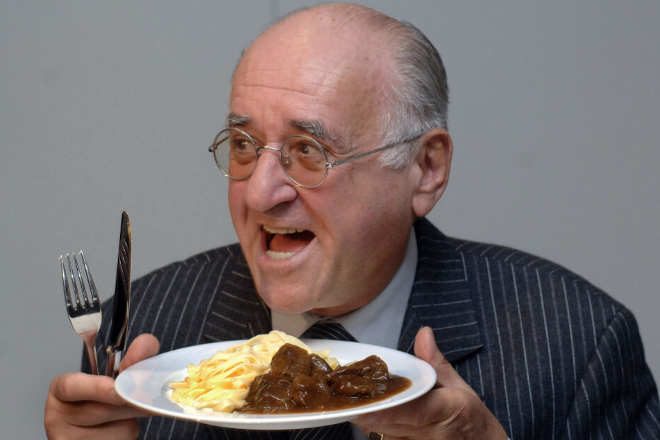 Essen und Kochen spielten eine wichtige Rolle im Leben des Alfred Biolek (Archivbild).