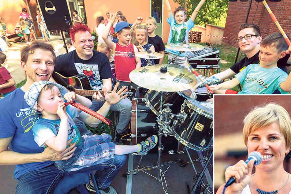 Die Arbeitslosen Bauarbeiter Thomas (33, vorn l.), Friedhelm (37) und Hanscher (31, r.) ließen auch die Kita-Kids mal an die Instrumente.
Kita-Leiterin Jutka Vaida-Fehlberg (re.) führte durch das Programm.