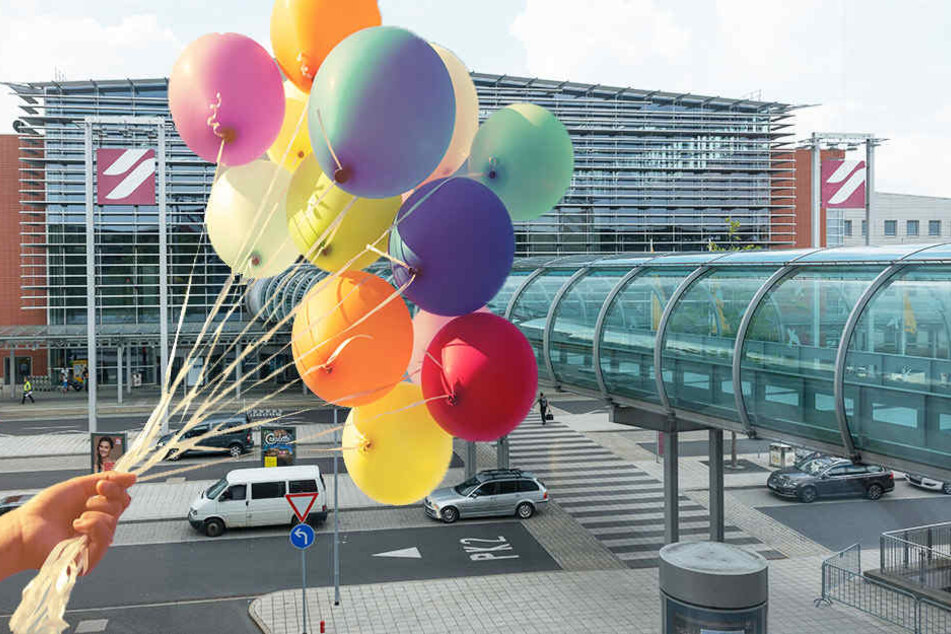 Luftballons in der Anflugschneise: Der Tower informierte die Polizei.