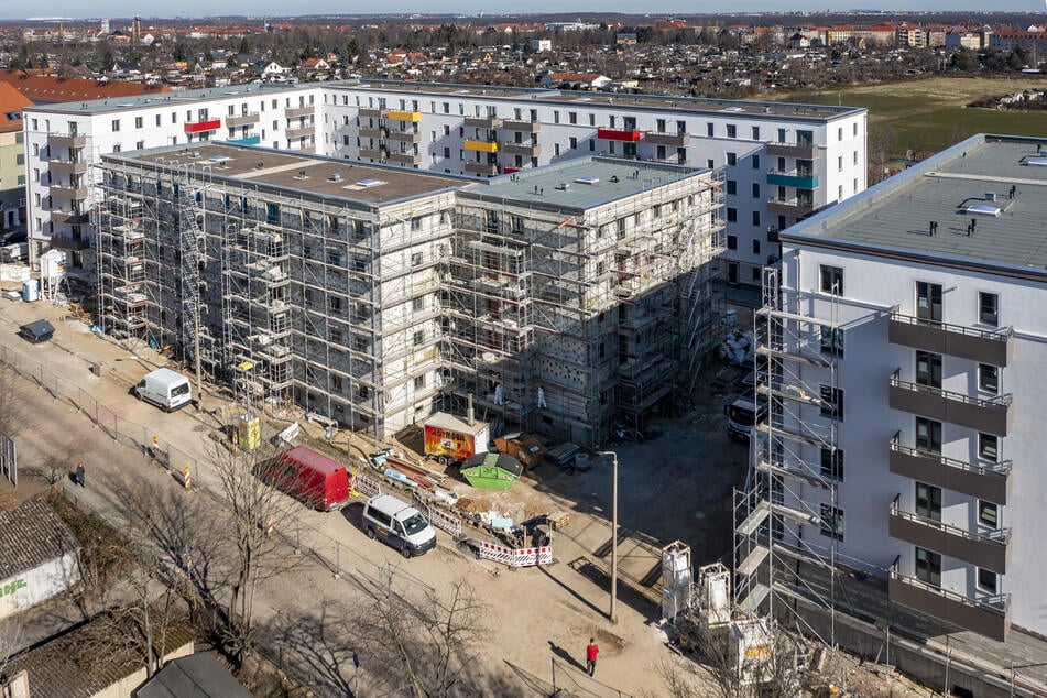 Leipzigs Baulücken füllen sich, wie hier in der Saalfelder Straße im Westen der Stadt. Trotzdem fehlen jetzt schon jede Menge Wohnungen - auch in Dresden und Chemnitz.