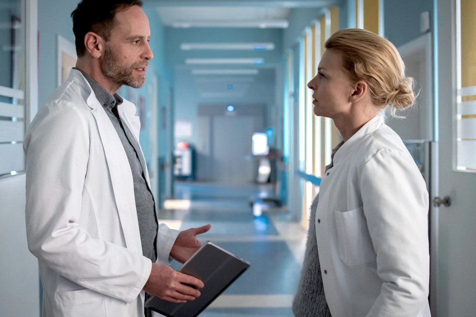 In aller Freundschaft: Freude bei "In aller Freundschaft": Diese Ärztin bleibt in der Klinik!
