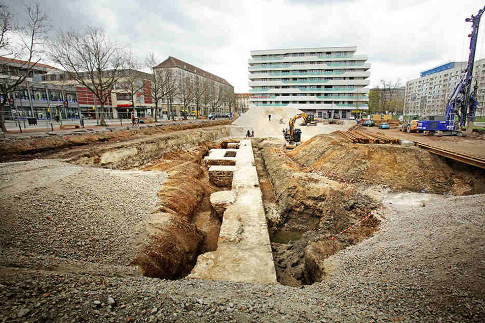 Auf einer Fläche von 4000 Quadratmeter direkt an der Wallstraße laufen die archäologischen Arbeiten.