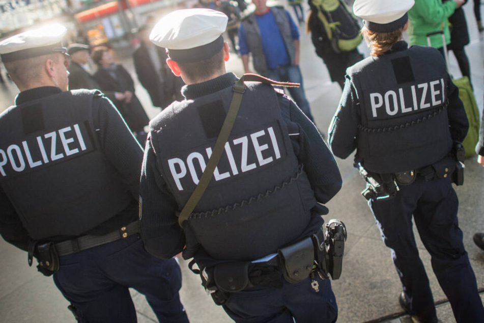Die Bundespolizei hatte am Hauptbahnhof einen Fan-Zug kontrolliert. (Symbolbild)