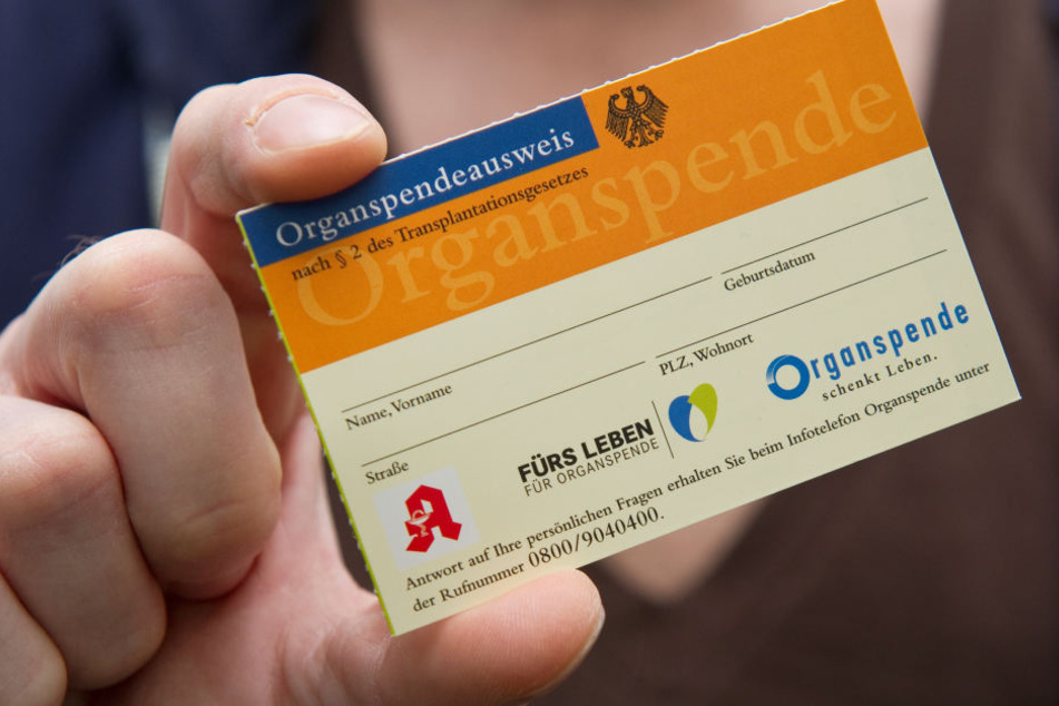 Nur ein Drittel der Deutsche hat einen Organspendeausweis.