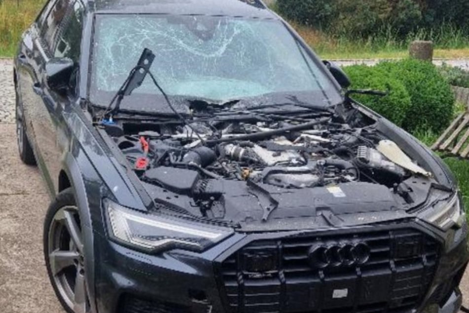 Audi mit Polenböller zu Schrott gesprengt