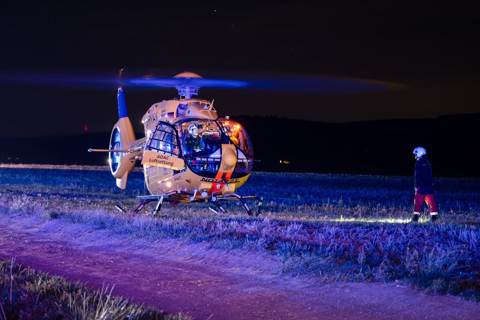 Auch die Luftrettung des ADAC kam infolge des schweren Unfalls zum Einsatz.