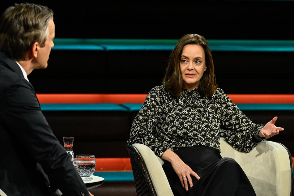 Mit ihrer Notenvergabe brachte die studierte Betriebswirtschaftlerin Julia Löhr (49) den Moderator Markus Lanz (56) zum Lachen.