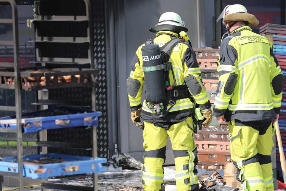 Zwei Menschen verletzt: Feuer in Schnellrestaurant am Stuttgarter Flughafen