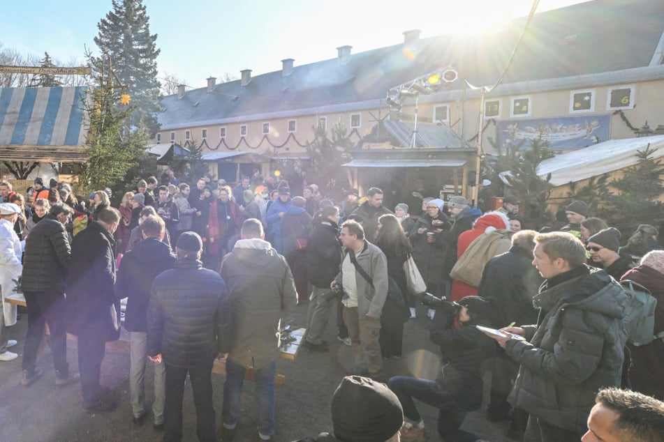 Vor zwei Wochen wurde auf der Festung Königstein bereits der Stollen angeschnitten. Am 3. Adventswochenende präsentieren Landwirte ihre Zunft.