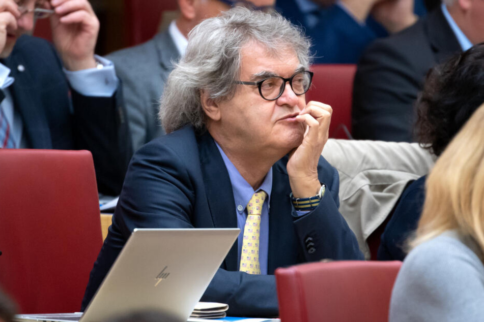 Focus-Gründer Helmut Markwort (FDP) nimmt im bayerischen Landtag an der Sitzung teil.