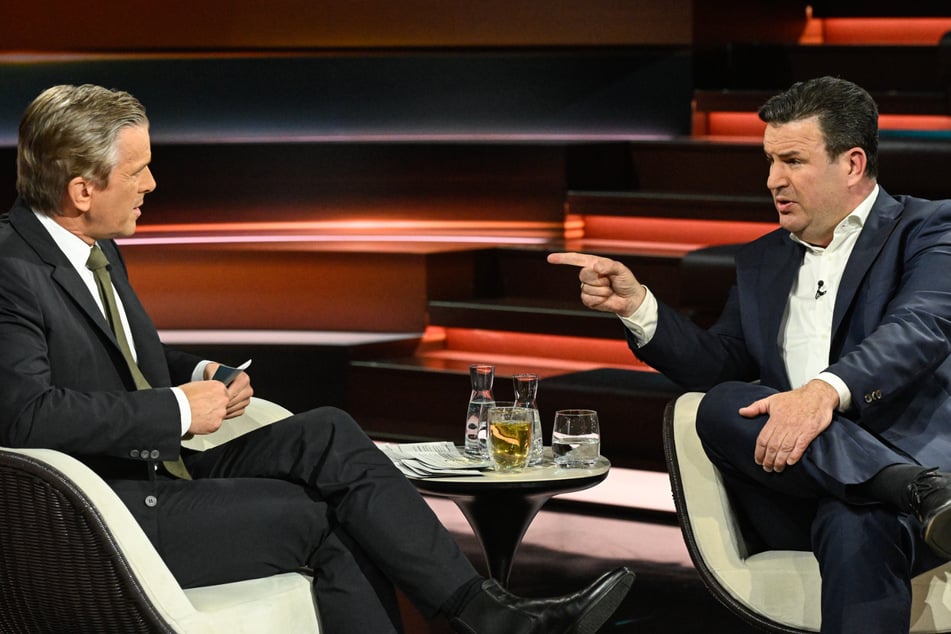 "Sie wollen provozieren": Als Politiker mit hartem Vorwurf kommt, reagiert Markus Lanz sofort