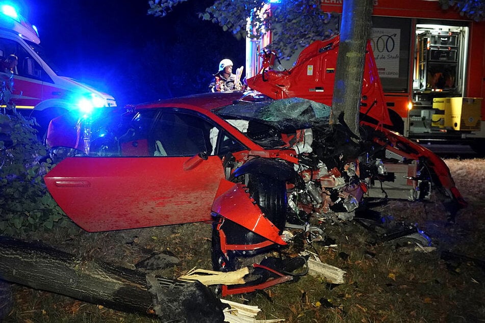 Am Abend des 2. Oktober 2018 ereignete sich in Paunsdorf ein Unfall mit diesem Lamborghini, der dadurch völlig zerstört wurde.