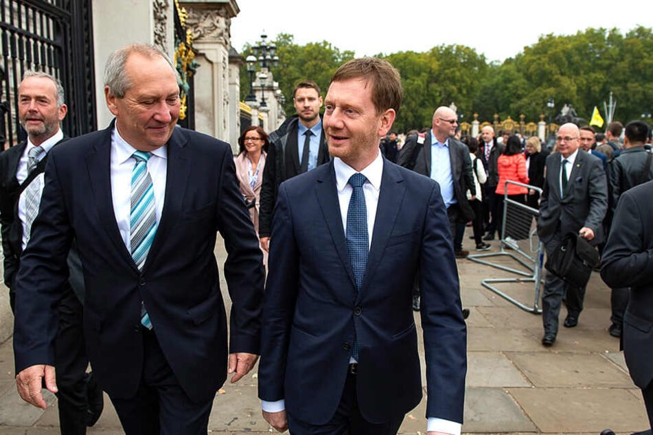 You are welcome! MP Michael Kretschmer (r.) mit Jörg Brückner von der Vereinigung der sächsischen Wirtschaft vor dem Buckingham Palace.