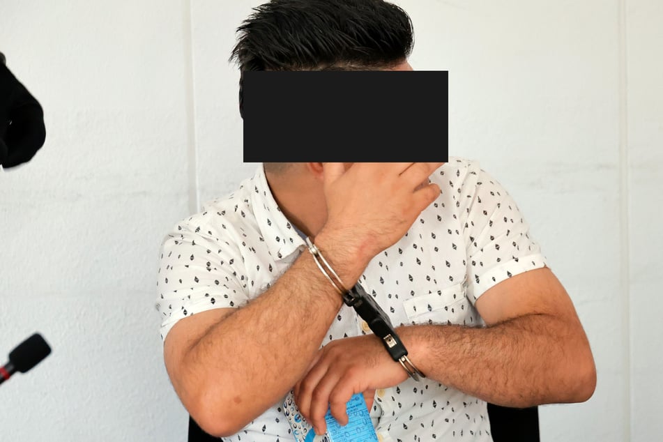Aziz A. (38) steht wegen versuchten Totschlags vor Gericht.