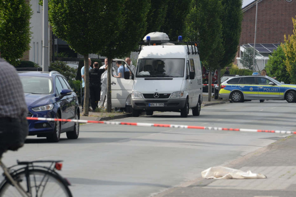 Die Polizei sperrte die Straße ab.