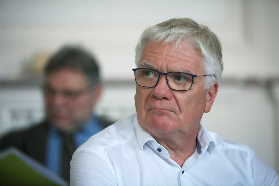 Der Schulleiter des "Glück-Auf"-Gymnasiums Volker Hegewald (61).