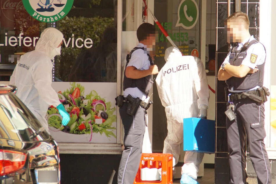 Polizei und Spurensicherung am Mittwoch im Imbiss.