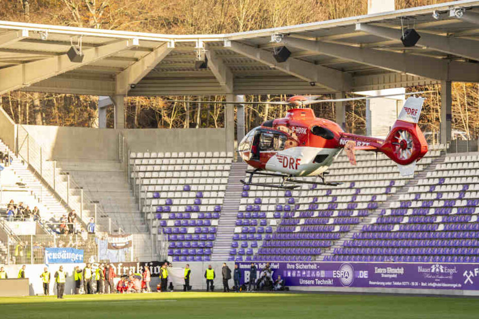 Der Schwerverletzte wurde mit dem Rettungshubschrauber ins Krankenhaus gebracht.