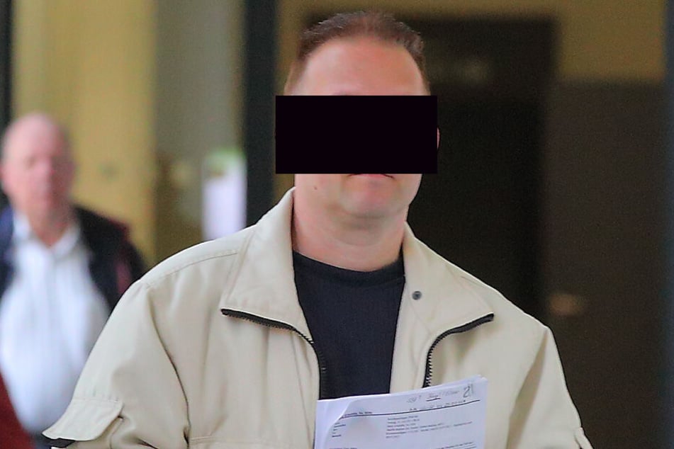 Steffen B. (43) wollte gestern die Arbeitsstunden nicht annehmen, muss nun mit einer hohen Geldstrafe rechnen.