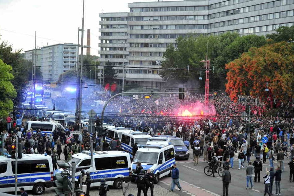 Pro Chemnitz haben erneut eine Kundgebung vorm Nischel angekündigt. (Archivfoto)
