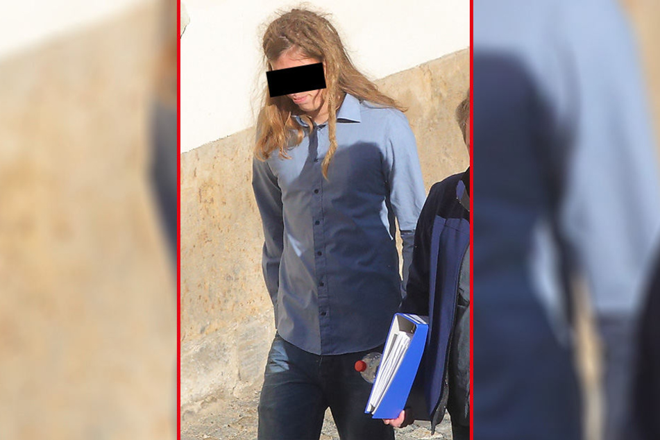 Nick A. (21) soll beim Überholen den Opel touchiert haben. Die Folgen waren dramatisch.