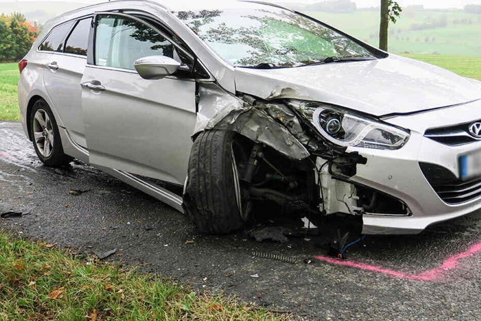Am Hyundai entstand erheblicher Sachschaden.