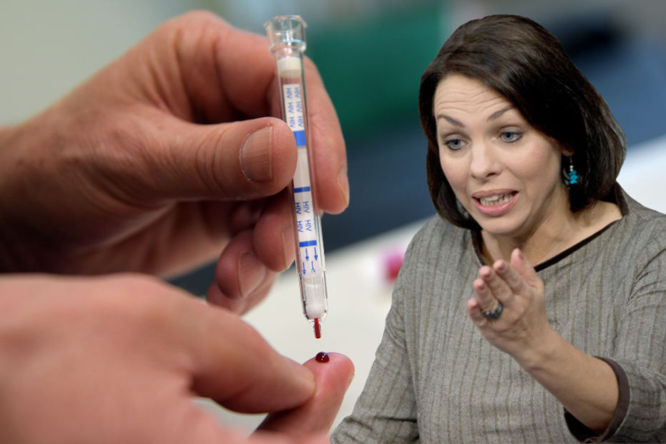 Seit Oktober erhältlich: Ministerin wirbt für HIV-Test zum Selbstmachen