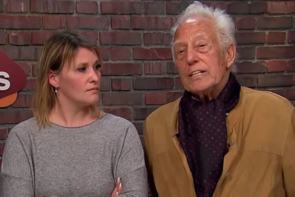 Für ihre zwei alten Kronleuchter möchten Sandra und Karl-Heinz bei "Bares für Rares" satte 10.000 Euro haben.