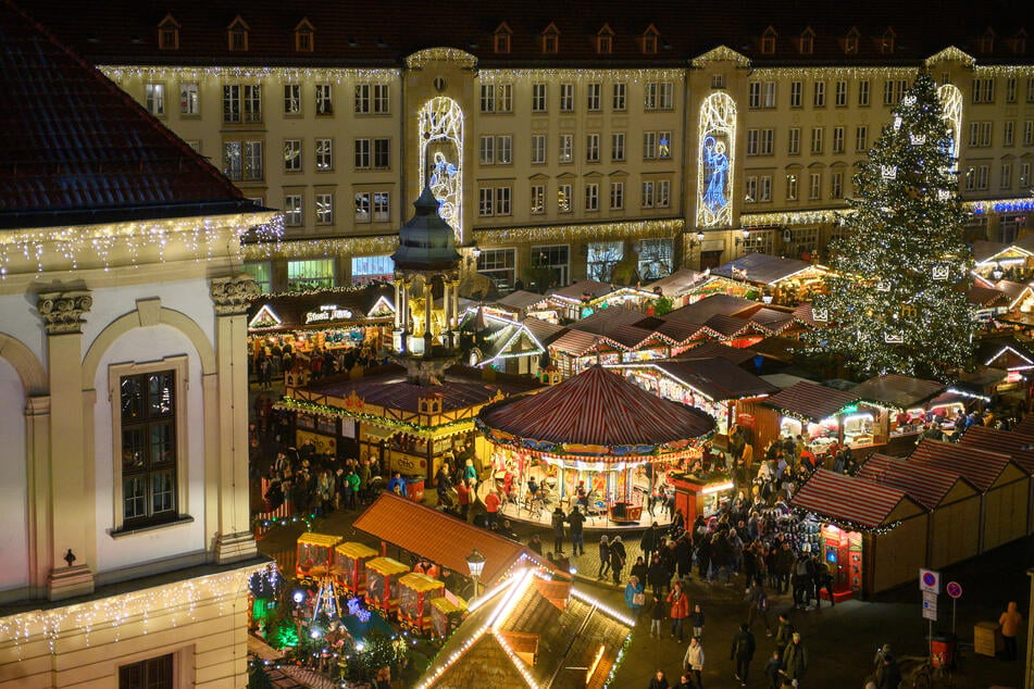 Trotz hoher Löhne finden sich immer weniger Menschen, die in den Ständen und Buden der Weihnachtsmärkte arbeiten möchten. (Archivbild)