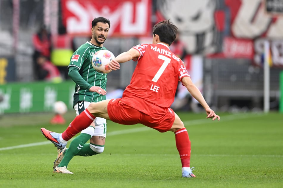 Bittencourt (l.) kommt in Bremen wieder vermehrt zum Einsatz. Trotzdem endet im Sommer seine Zeit an der Weser.