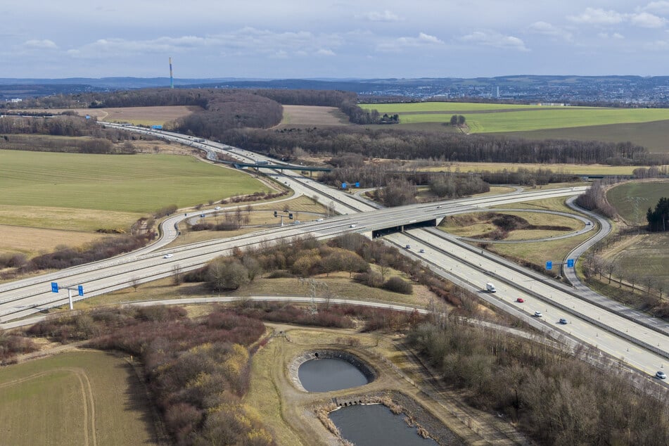 Auch die Überfahrt von der A72 (aus Hof kommend) auf die A4 Richtung Dresden wird saniert.