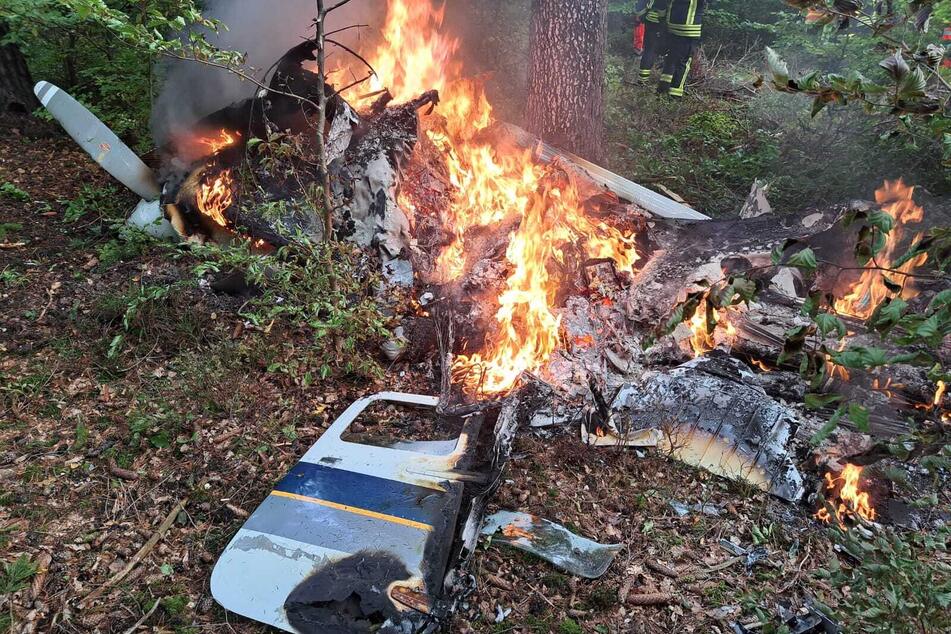 Pilot (†66) stirbt in brennendem Flugzeugwrack: Was war die Ursache?