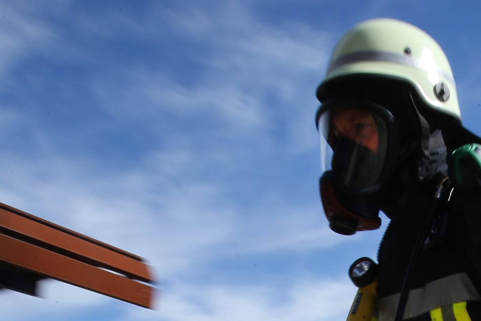 Die Feuerwehr war die ganze Nacht im Einsatz, um den Brand zu löschen. (Symbolbild)