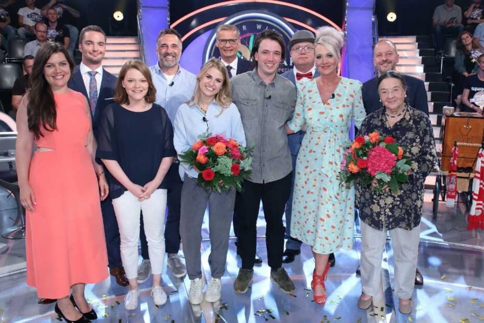 Moderator Günter Jauch mit den Kandidaten der Jubiläumsshow von "Wer wird Millionär?".