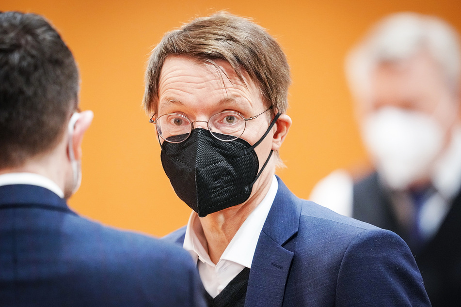 Gesundheitsminister Karl Lauterbach (58, SPD) findet das Verhalten der CDU unehrlich.