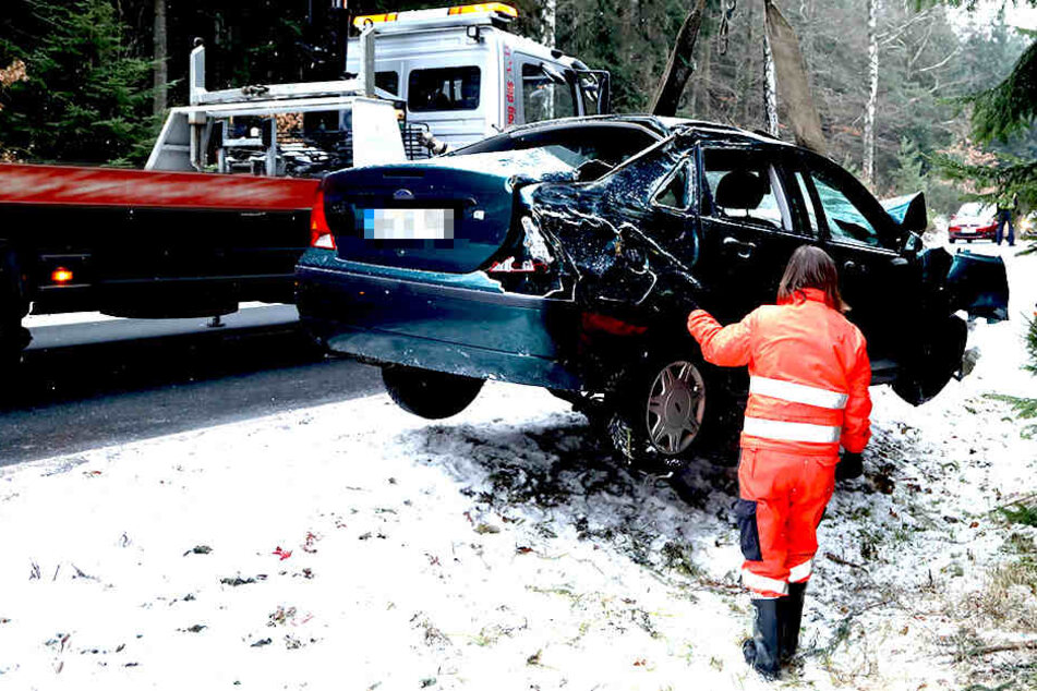 Der Verkehr konnte während der Bergung an der Unfallstelle vorbeigeleitet werden.