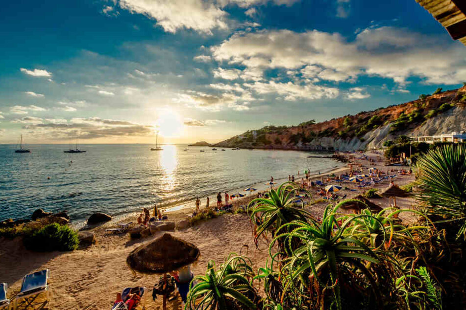 Sonnenuntergang über Ibiza. (Symbolbild)