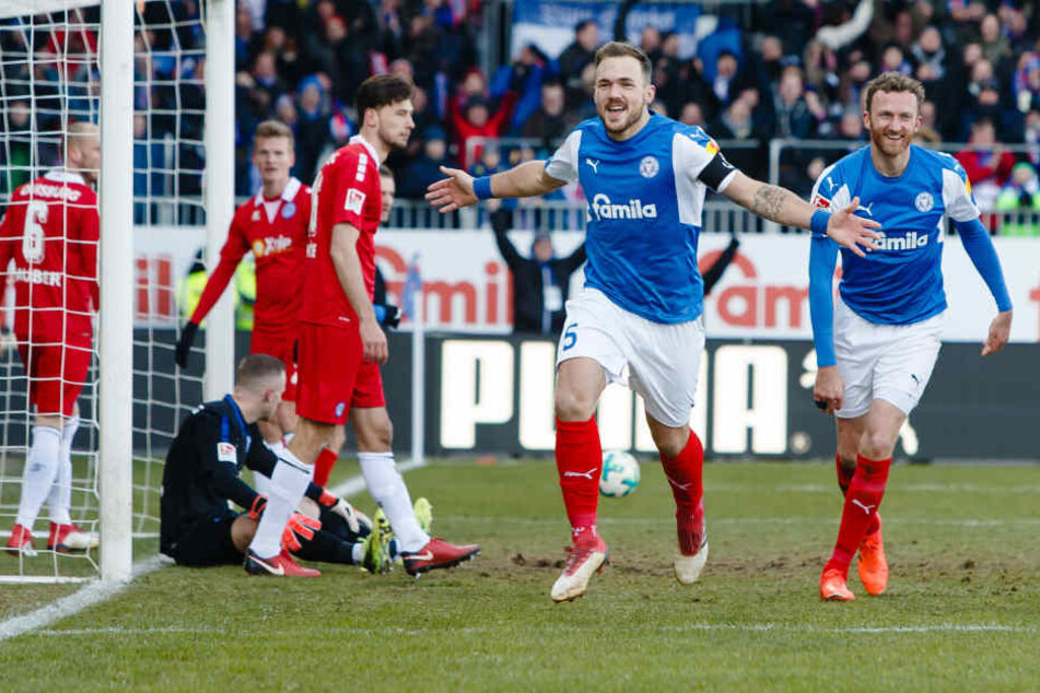 Rafael Czichos (28) spielte seit 2015 für Holstein Kiel.