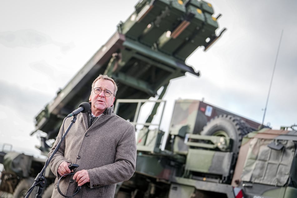 Inmitten eines drohenden Raketenmangels sichert Pistorius der Ukraine Systeme für eine High-Tech-Abwehr. (Archivbild)