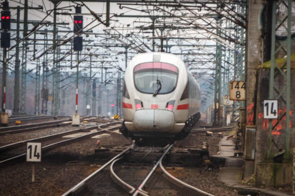 Die Elektrisierung wichtiger Schienenverbindungen, etwa Richtung Polen oder zwischen Chemnitz und Leipzig, steht ganz oben auf der To-do-Liste der neuen Staatsregierung.