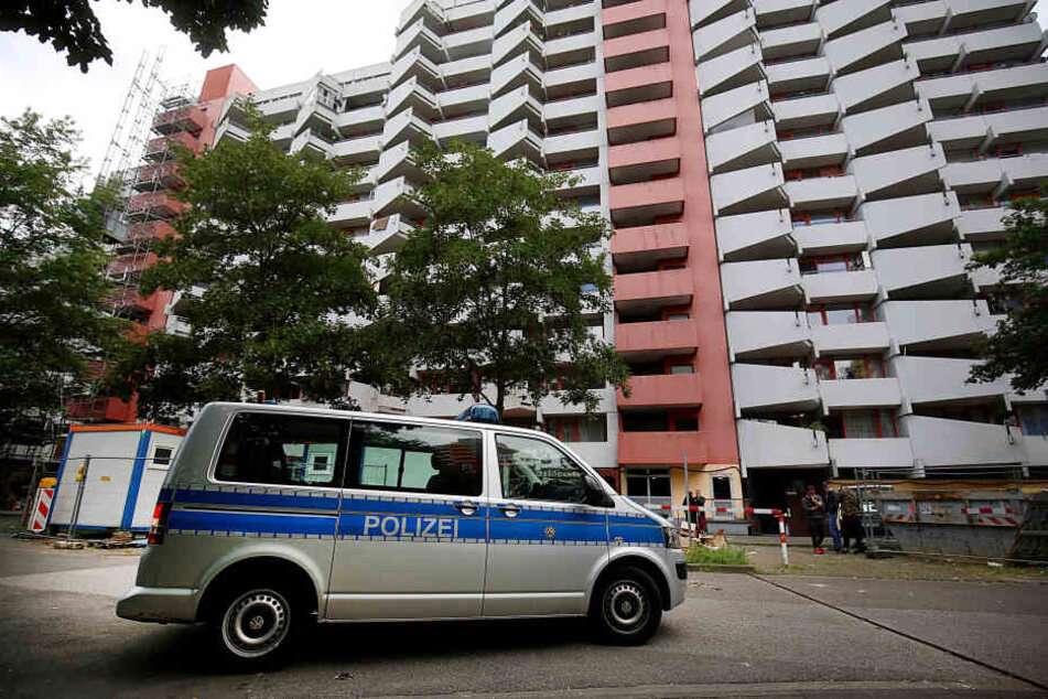 Der Mann und seine Frau hatten versucht eine Bombe zu bauen.