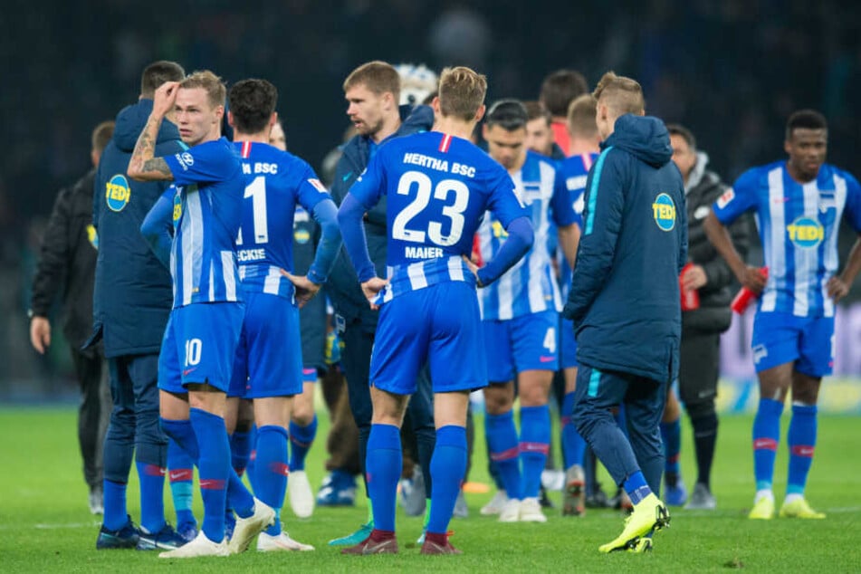 Die Hertha-Profis sind seit fünf Spielen sieglos und verwundert, über die Aktion des Managers.
