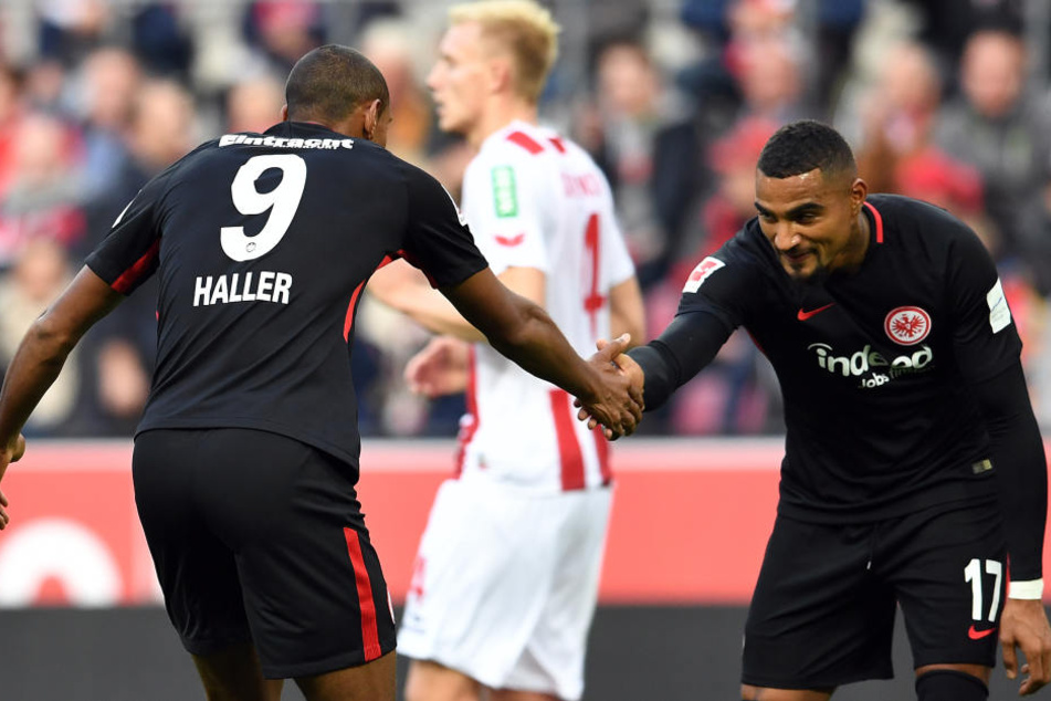 Sebastien Haller und Kevin-Prince Boateng (rechts) freuen sich über den historischen Dreier.