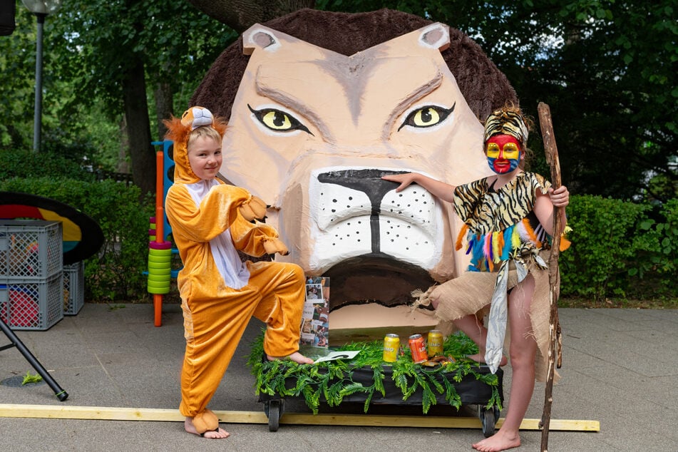 Benno (8) und Maja (9) holten sich als "Die Löwenbande Mufasa" den Junior-Sieg.