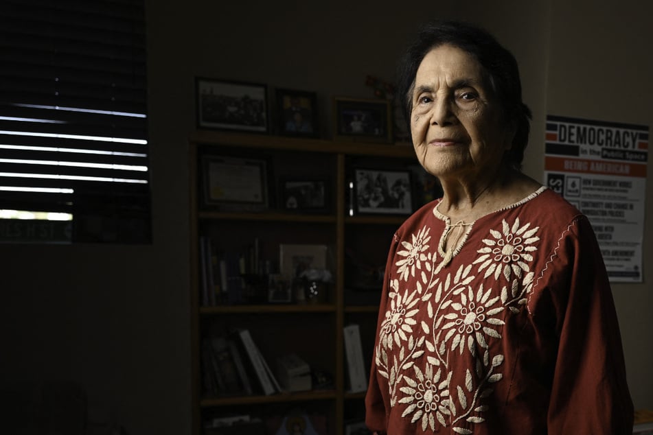 Labor rights legend Dolores Huerta urges mobilization against Trump