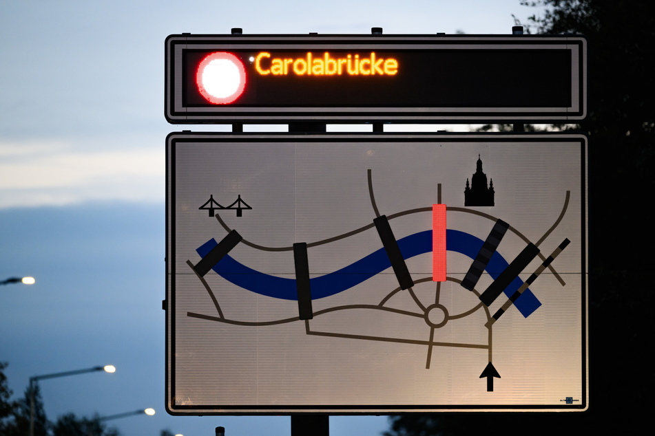 Die Carolabrücke ist bzw. war Dresdens wichtigste Elbquerung.